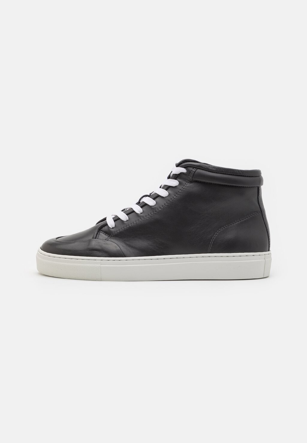 

Кроссовки высокие Belstaff