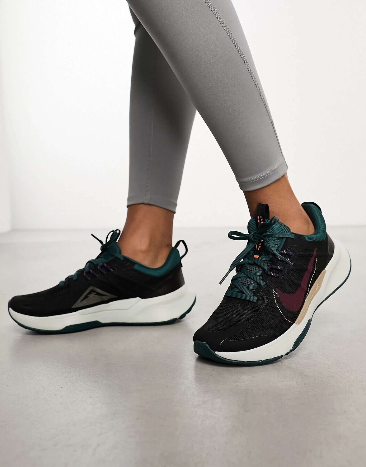 

Черные и темно-синие кроссовки Nike Juniper Trail 2, Черный