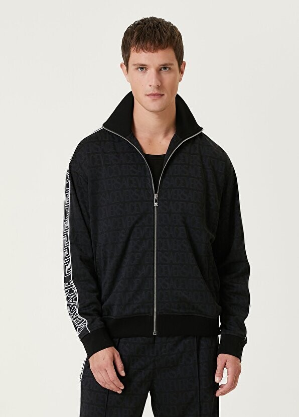 

Черный свитшот с логотипом Versace