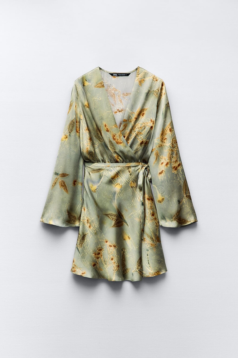 

Атласное платье с запахом и принтом ZARA, разноцветный