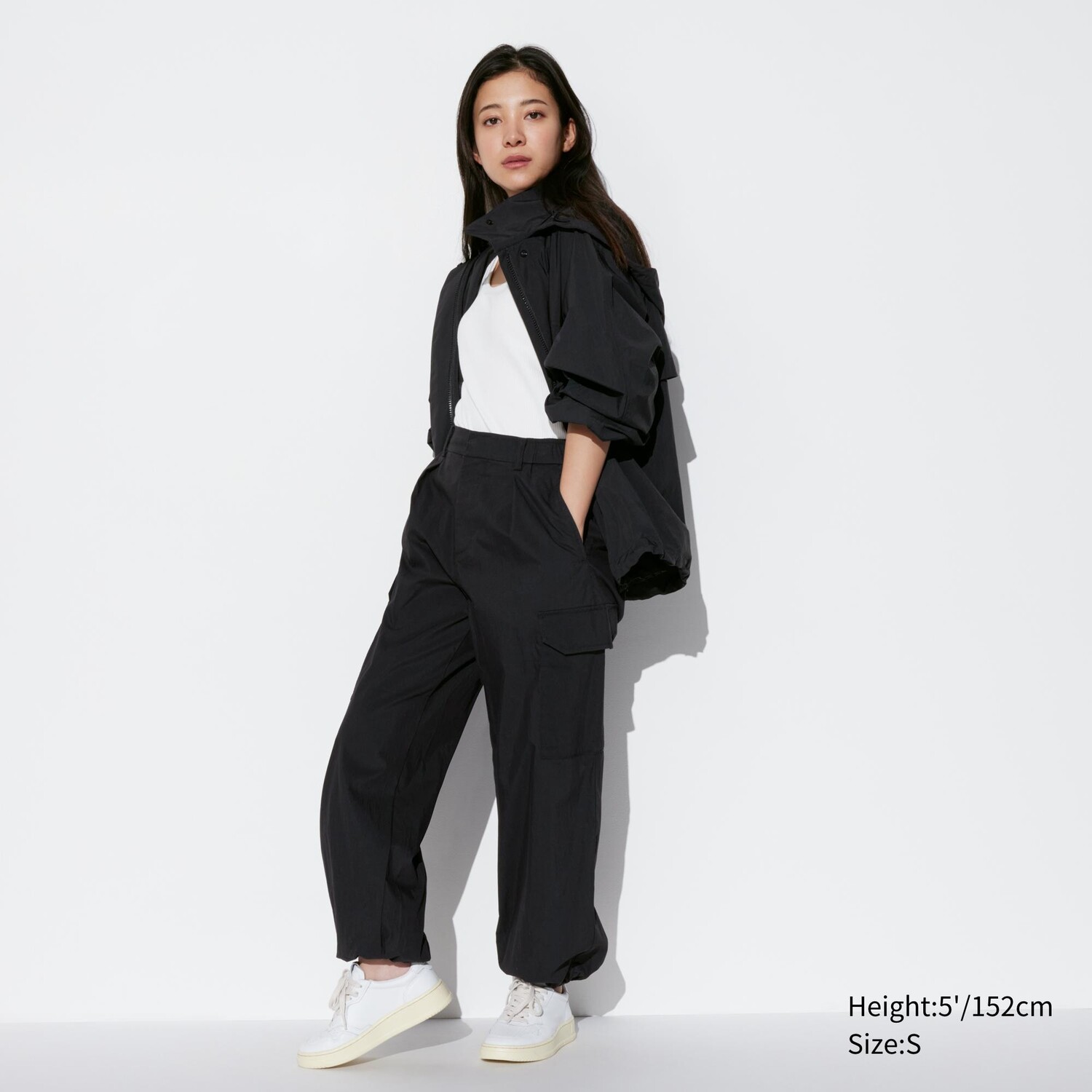

Брюки-карго UNIQLO Easy укороченные, черный
