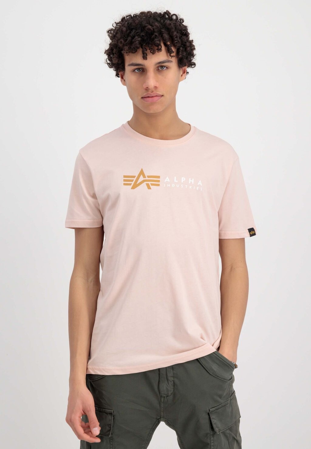 

Футболка с принтом Alpha Industries, светло-оранжевый