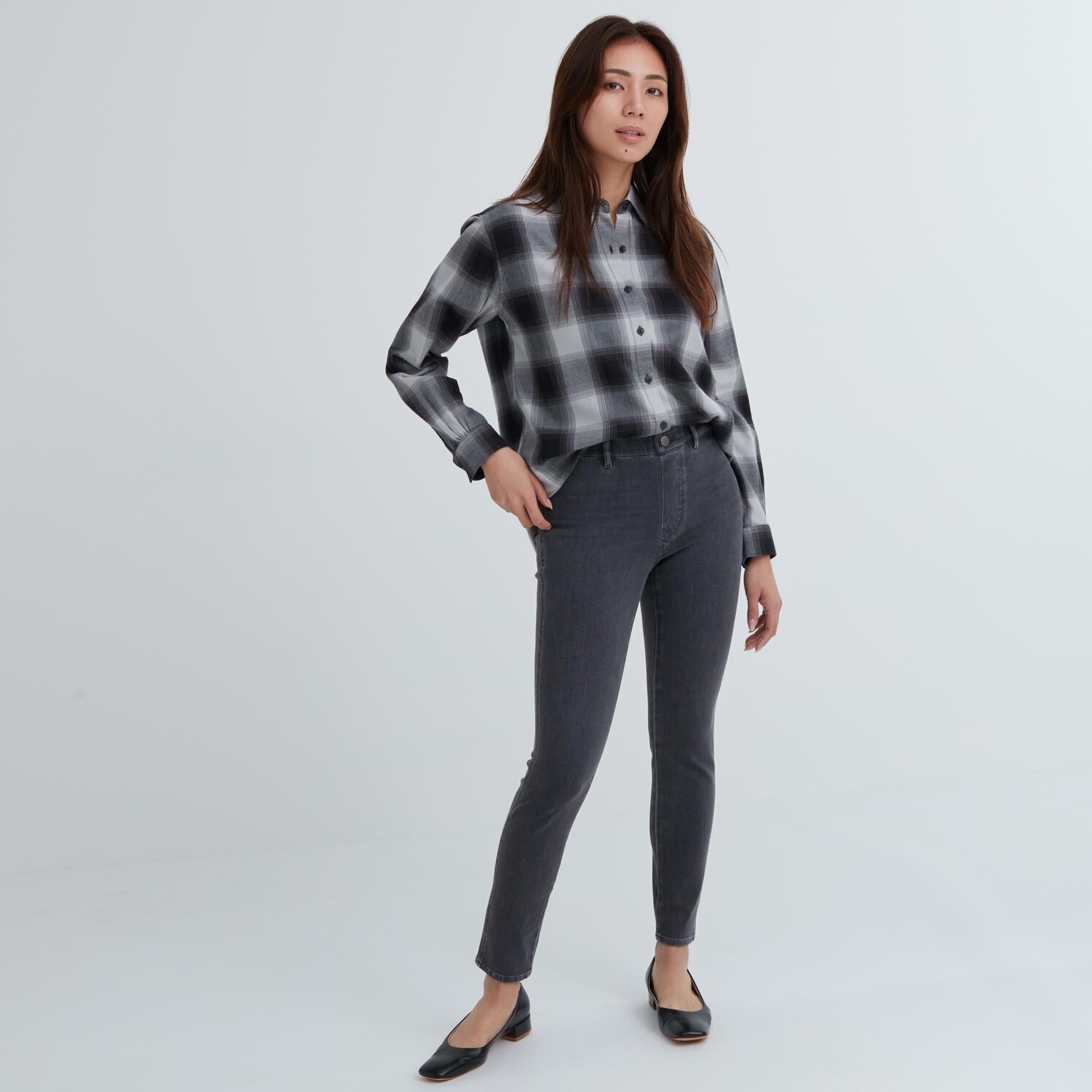 

Леггинсы из ультраэластичного денима Uniqlo, темно-серый