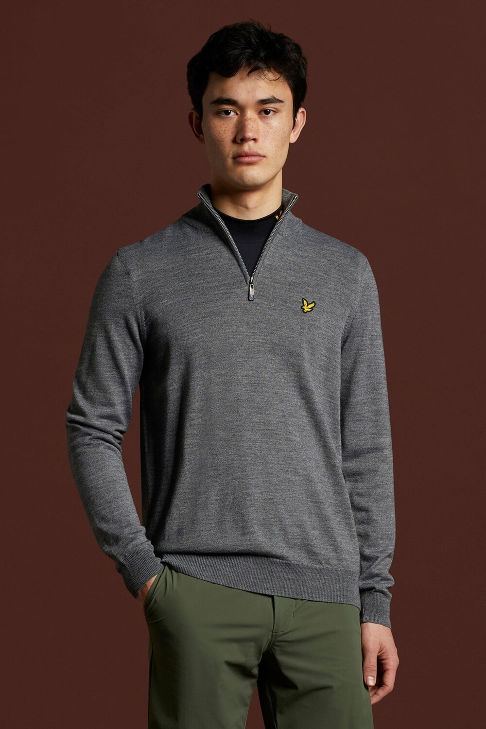 

Черный свитер с высоким воротником на молнии 3/4 Lyle & Scott, серый