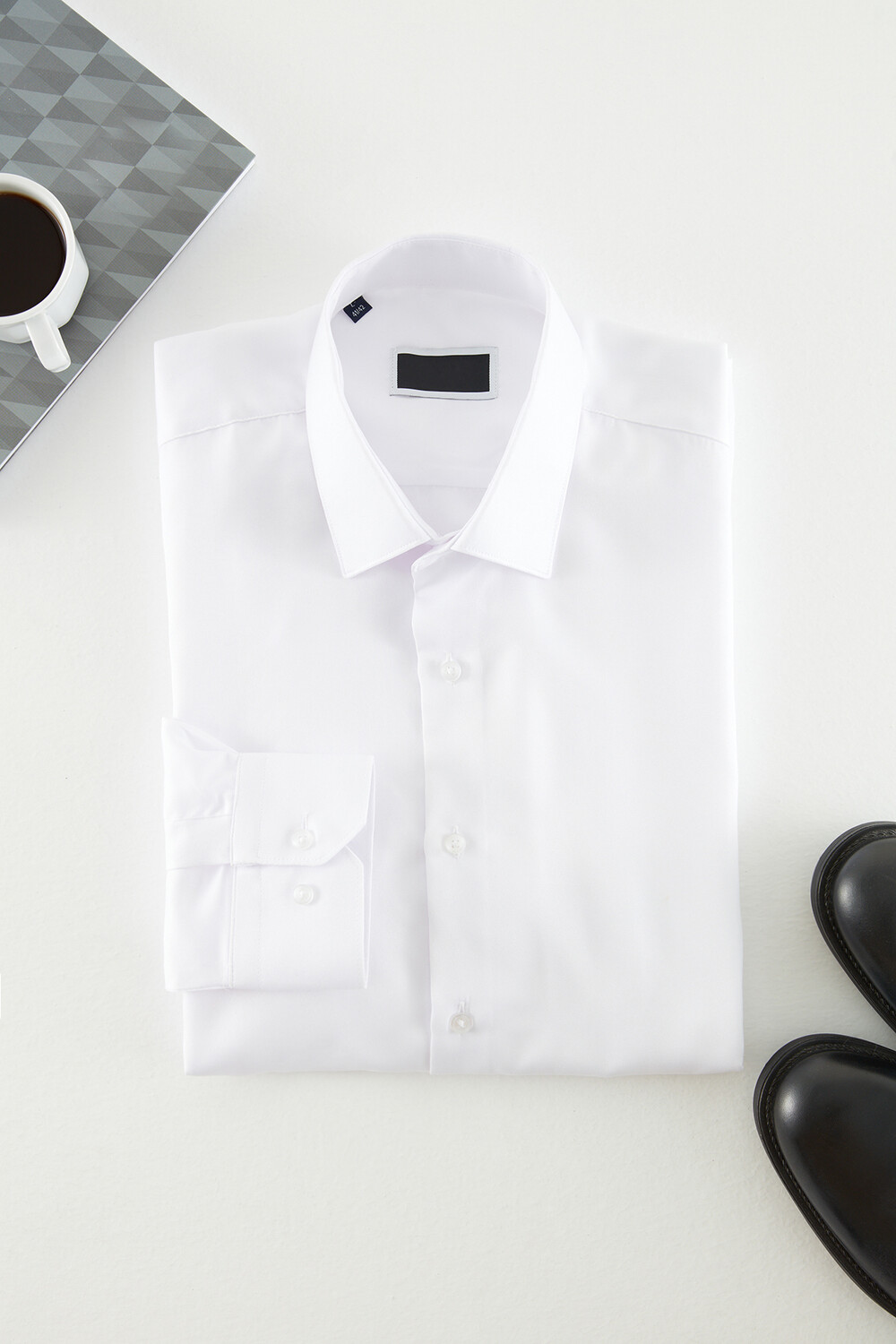 

Белая мужская рубашка Slim Fit Smart Trendyol, белый