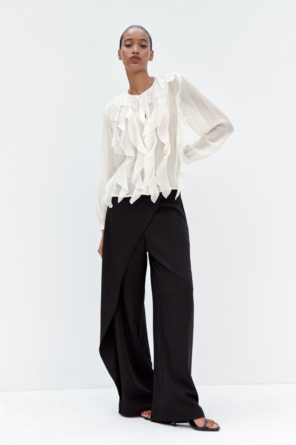 

Блузка с оборками ZARA, белый