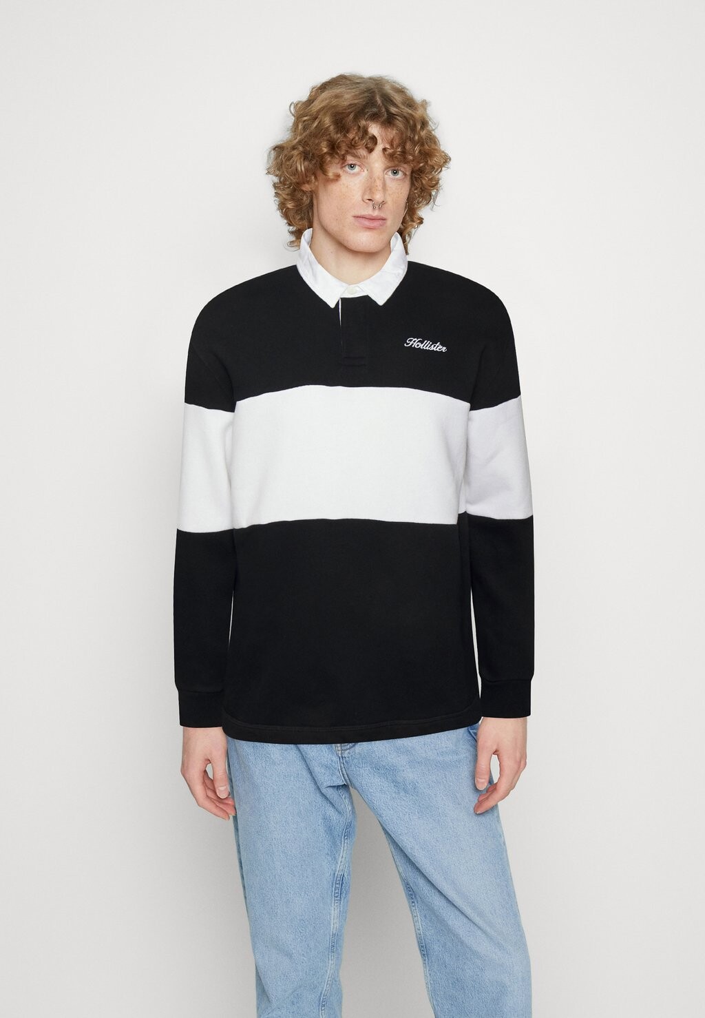 

Толстовка Hollister Co., черный