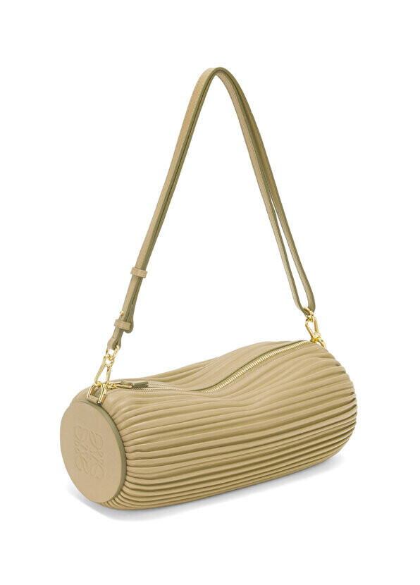 

Зеленая женская кожаная сумка Loewe