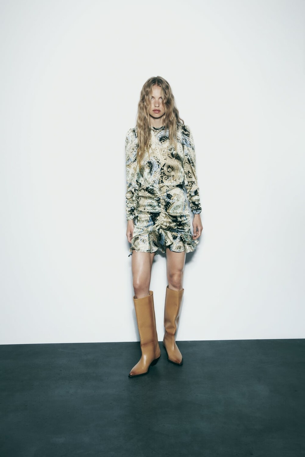 

Платье мини с принтом пейсли ZARA, разноцветный