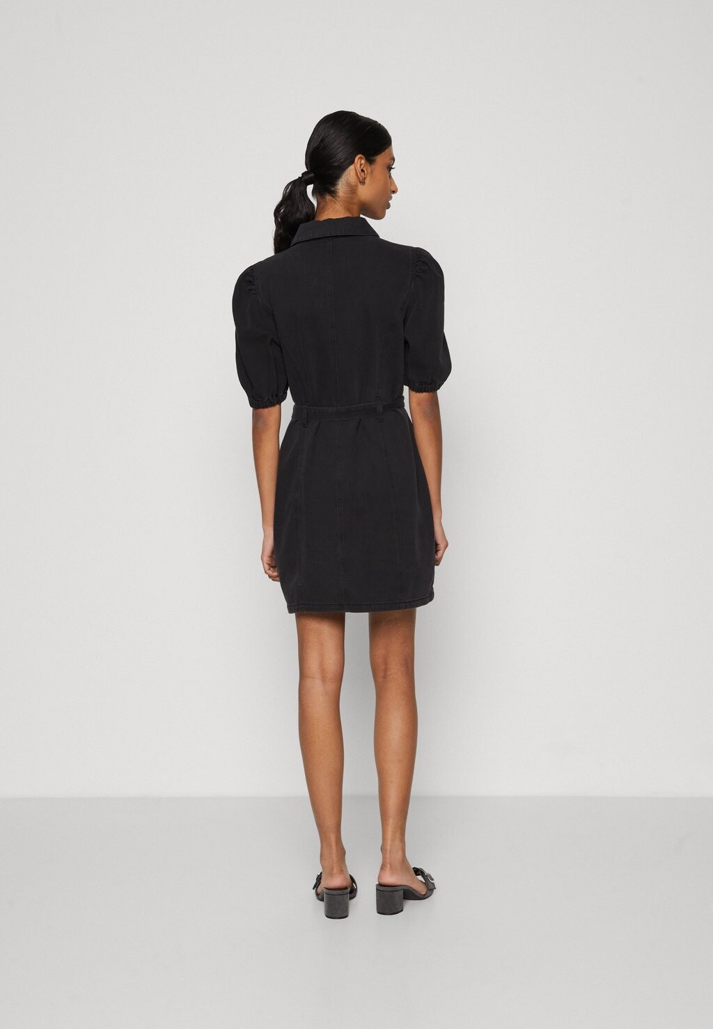 

Джинсовое платье Onlvibbe Belt Dress Only, черный деним