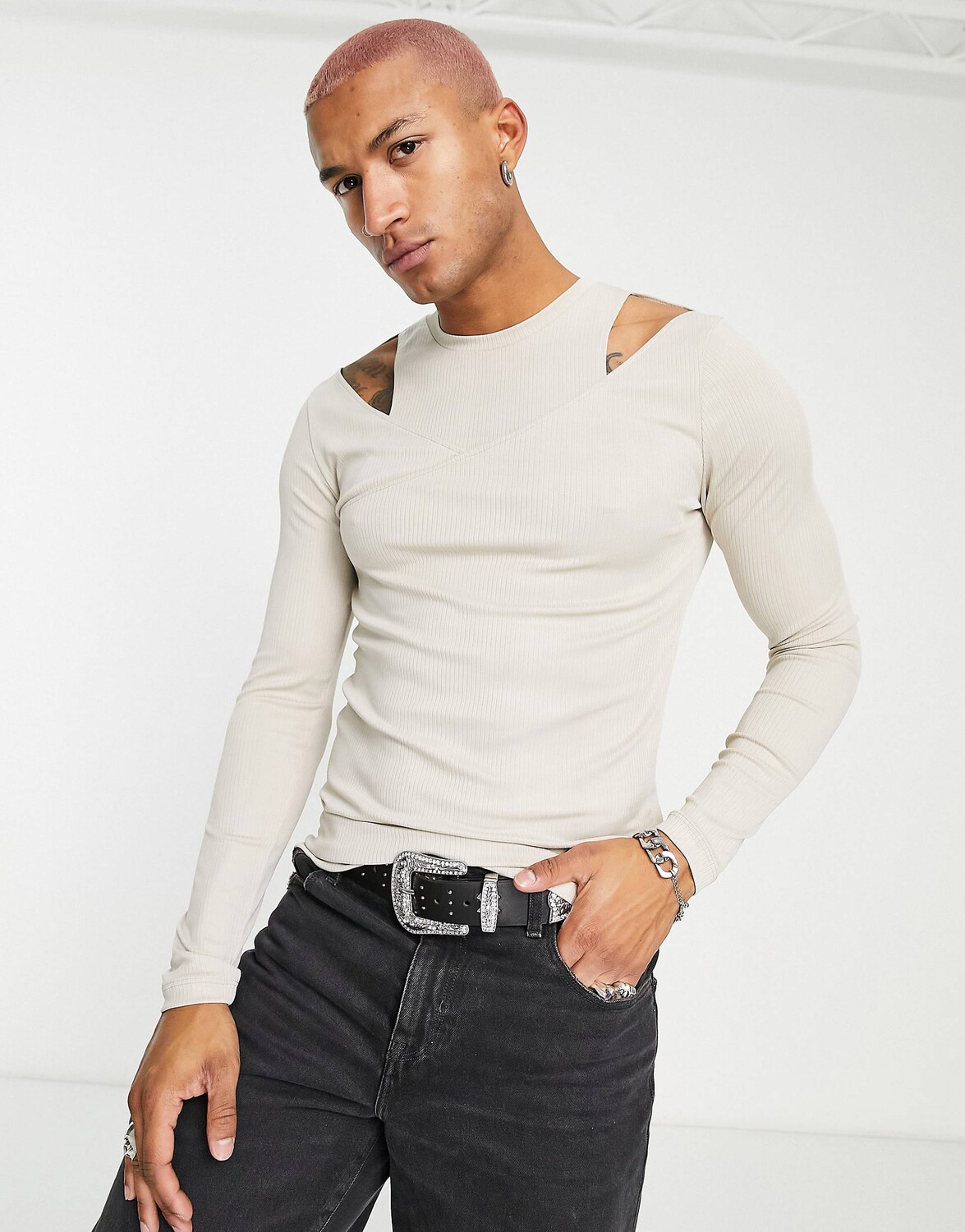 

Бежевая двухслойная футболка с длинными рукавами в рубчик ASOS DESIGN