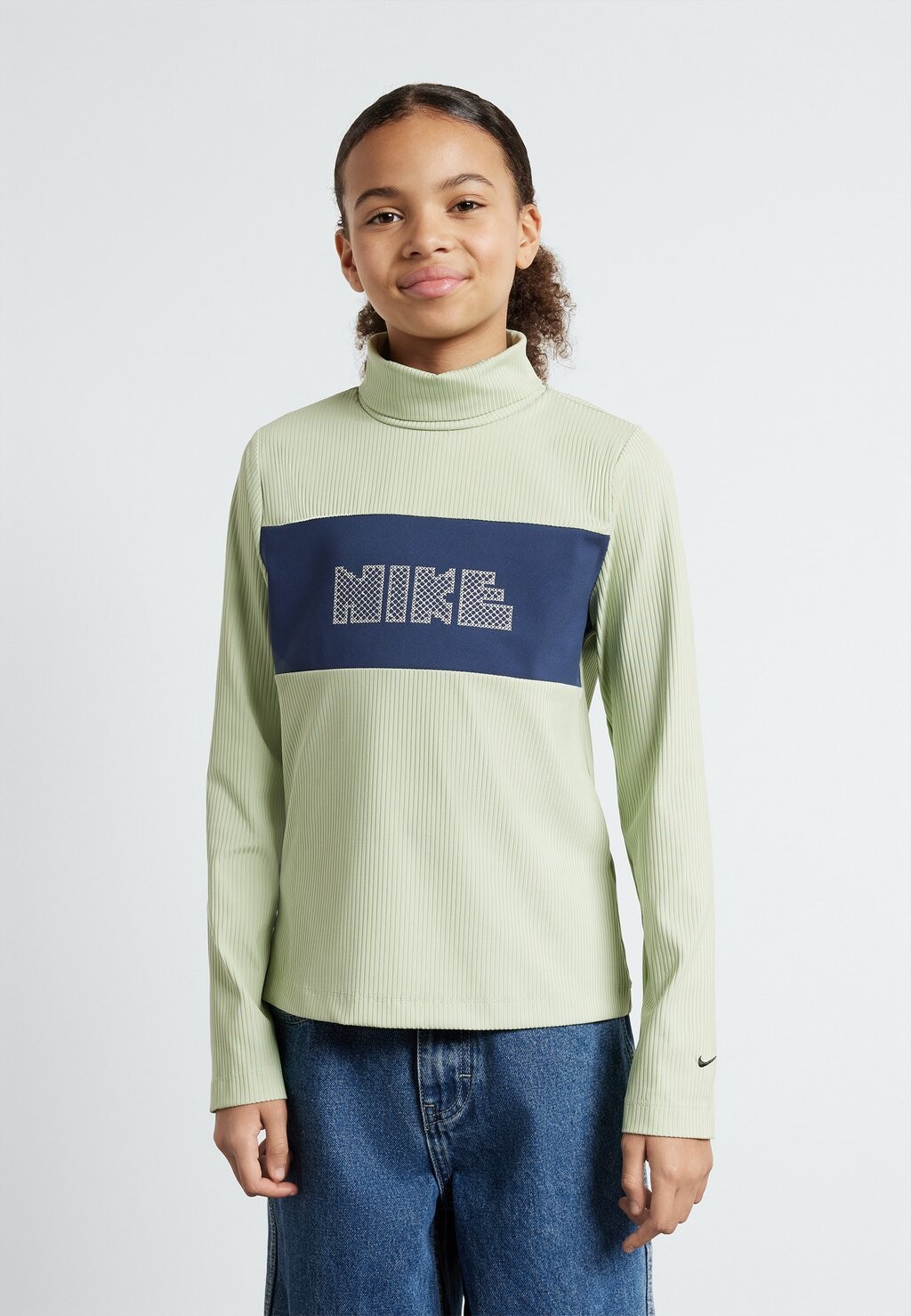 

Футболка с длинным рукавом Winterscape Nike, цвет honeydew/midnight navy/coconut milk