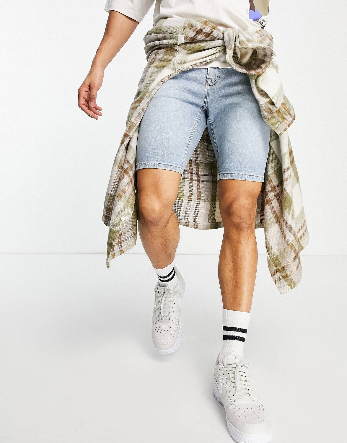 

Светло-синие джинсовые шорты скинни в винтажном стиле ASOS DESIGN