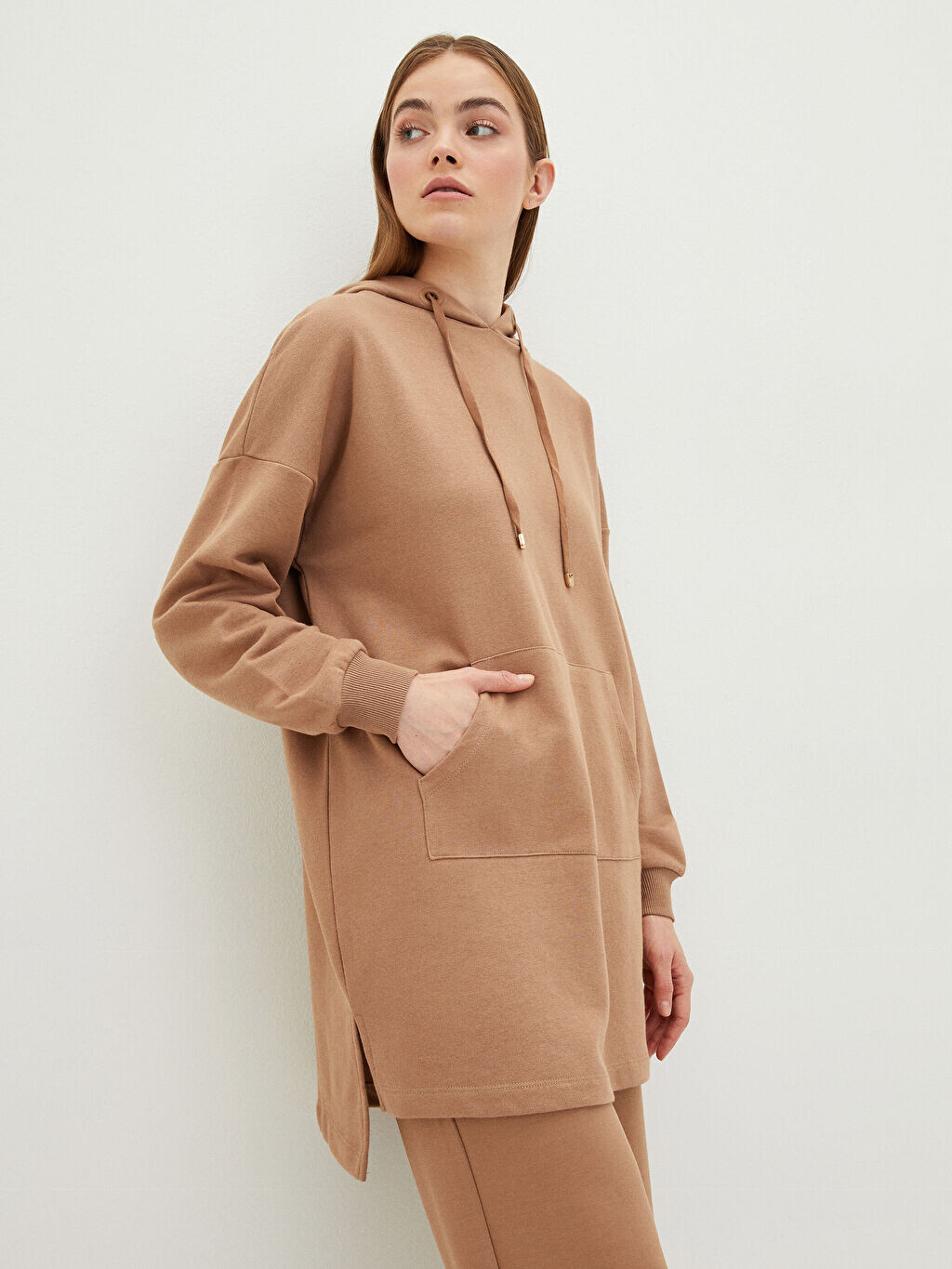 

Прямая женская туника с длинным рукавом и капюшоном LCW Modest