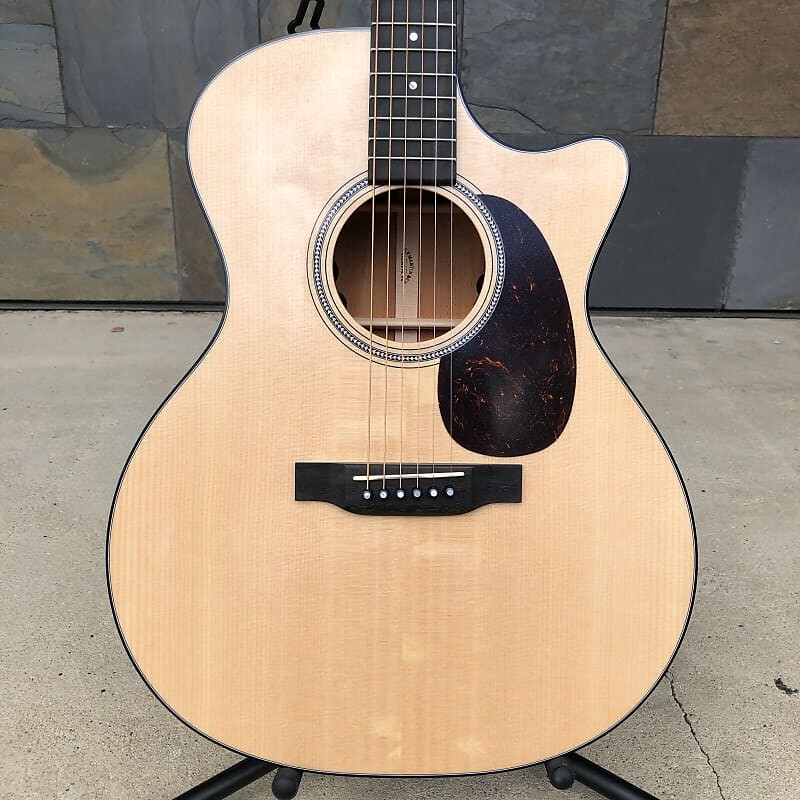 

Martin GPC-16E Красное дерево 2022 Натуральный GPC-16E Mahogany