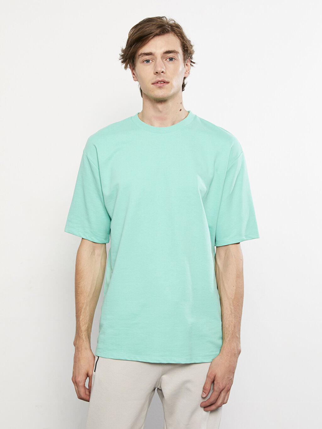 

Хлопковая мужская футболка с круглым вырезом и короткими рукавами LCW Casual