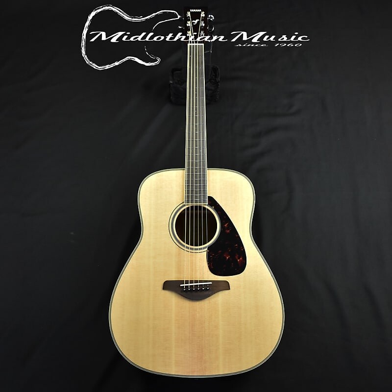 

Акустическая гитара Yamaha FG820 Dreadnought — натуральное глянцевое покрытие