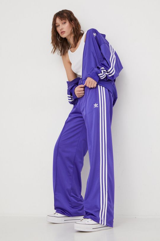 Спортивные штаны adidas Originals, фиолетовый цена и фото