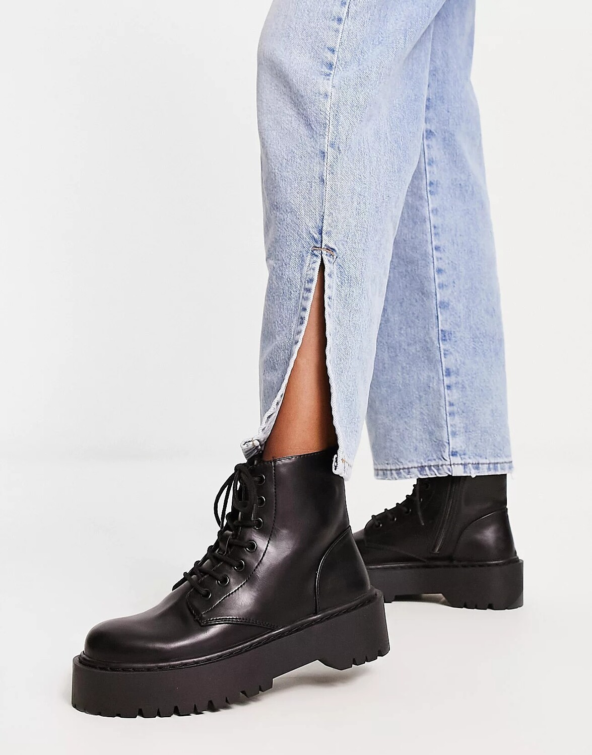 

Черные ботинки на платформе со шнуровкой Pull&Bear