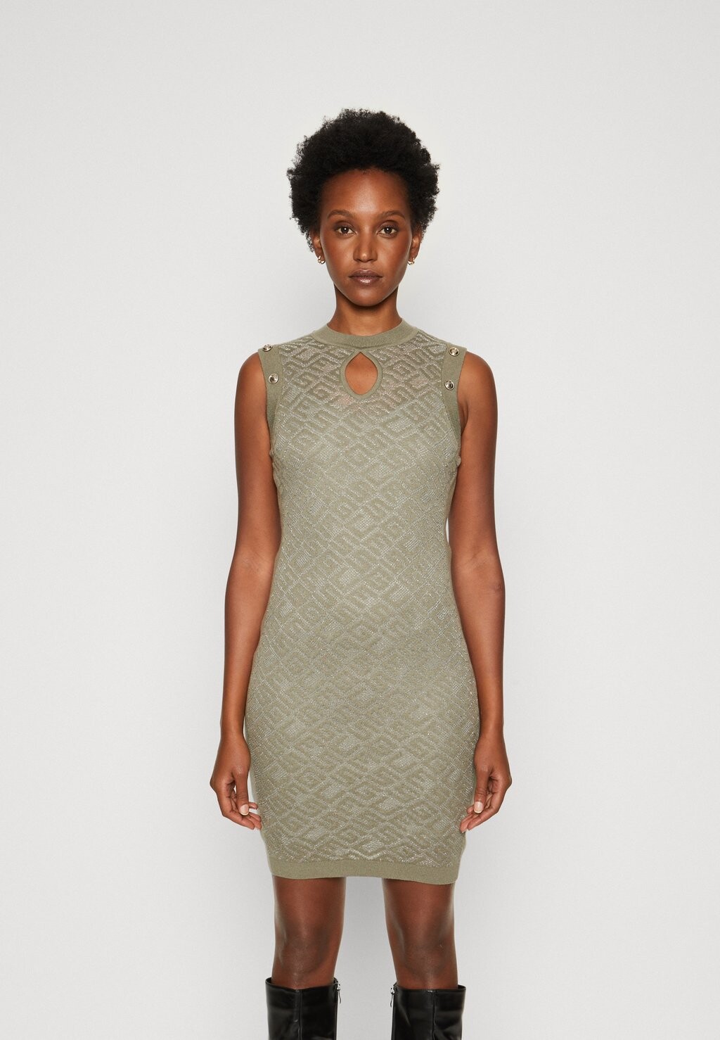 

Платье-футляр Guess CHELSEA LOGO DRESS, зеленый лист лишайника