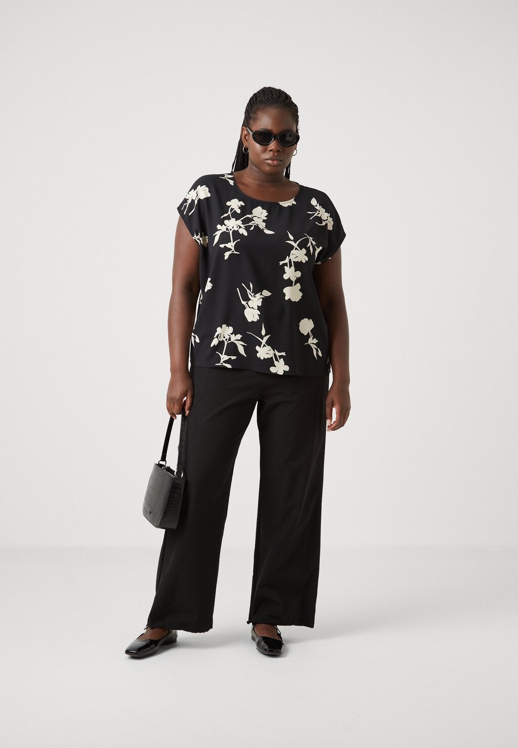 

Блуза VMNEWHALLIE NEW Vero Moda, черный