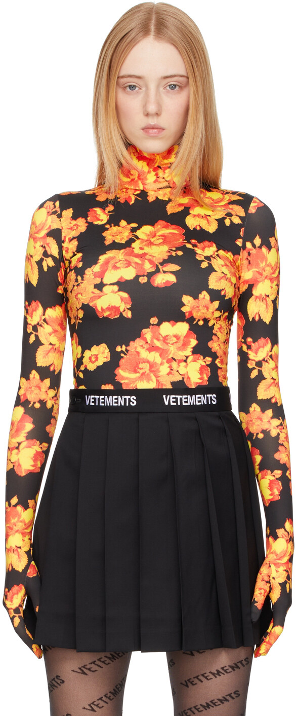 

Черно-оранжевая водолазка с цветочным принтом VETEMENTS, Черный