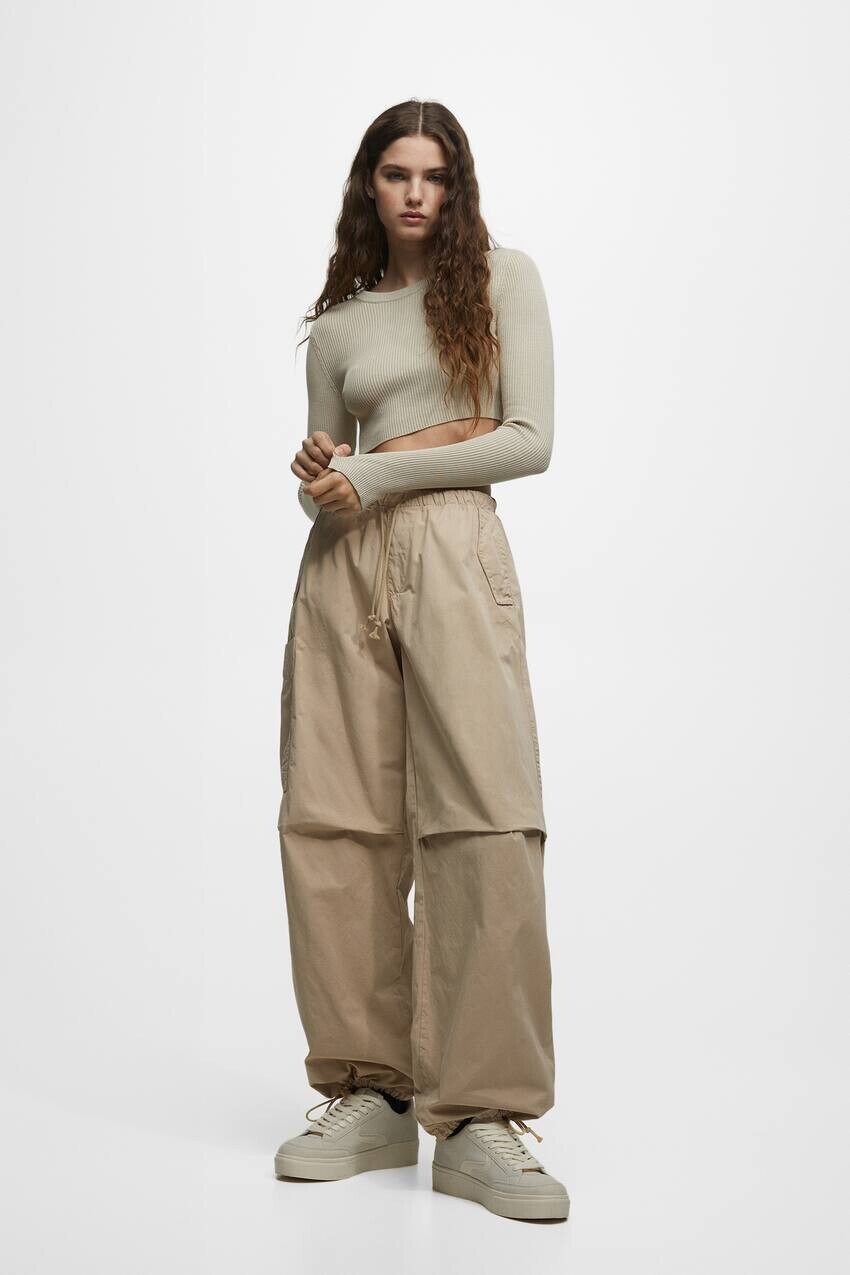 

Брюки-парашюты с карманом Pull&Bear