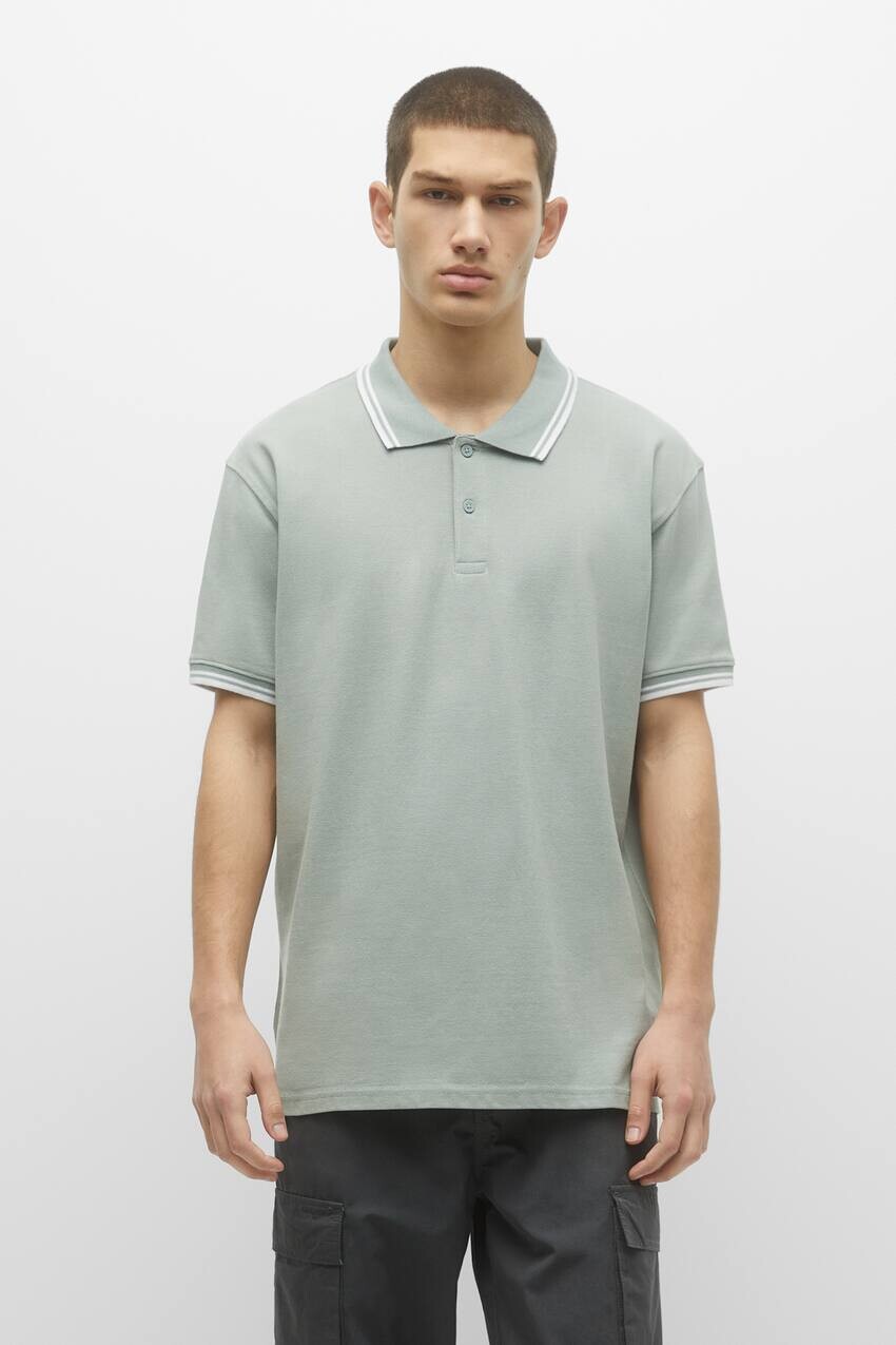 

Рубашка поло с контрастным воротником Pull&Bear, зеленый