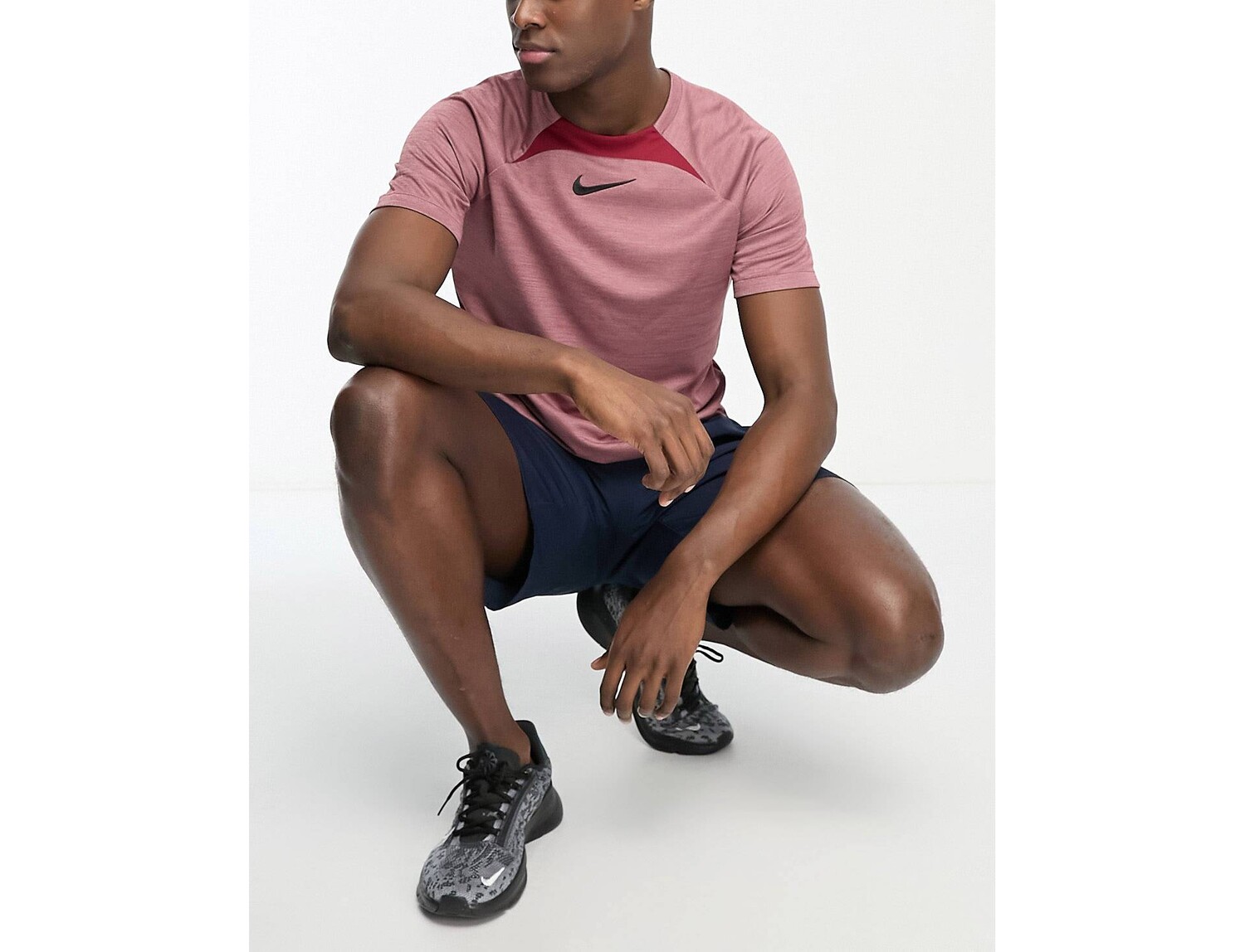 

Красная футболка Nike Football Academy Dri-Fit, Красный
