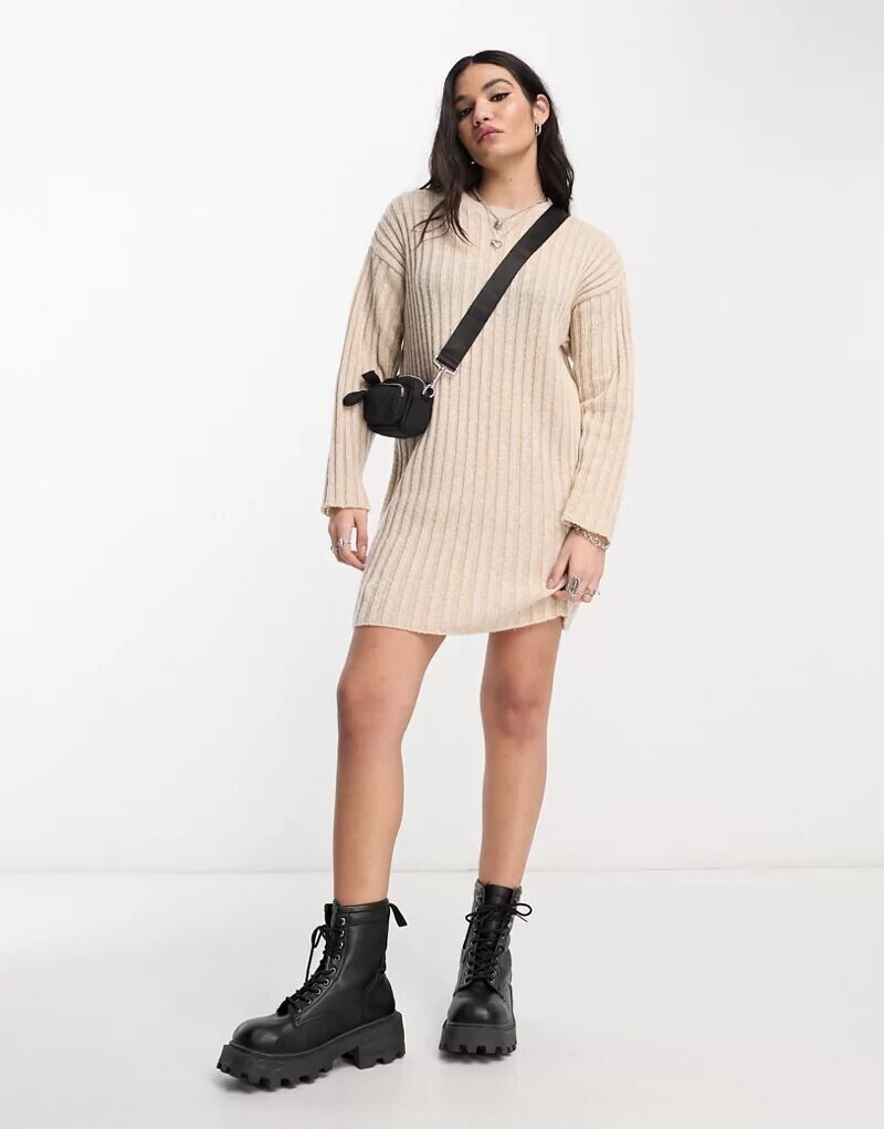 

Светло-бежевое платье-свитер в рубчик ASOS