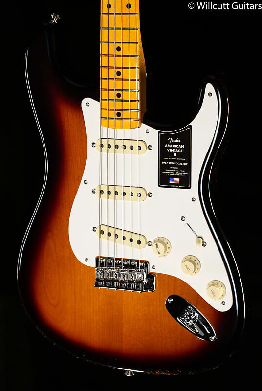 

Fender American Vintage II 1957 Stratocaster Maple Fingerboard 2-Color Sunburst (899) Fender American II Stratocaster Maple Fingerboard (899)