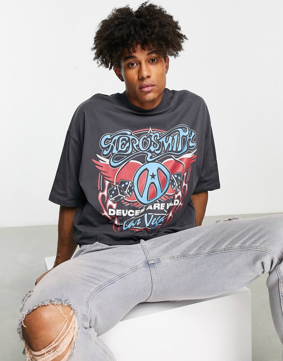 

Темно-серая футболка оверсайз с принтом Aerosmith ASOS DESIGN, Серый