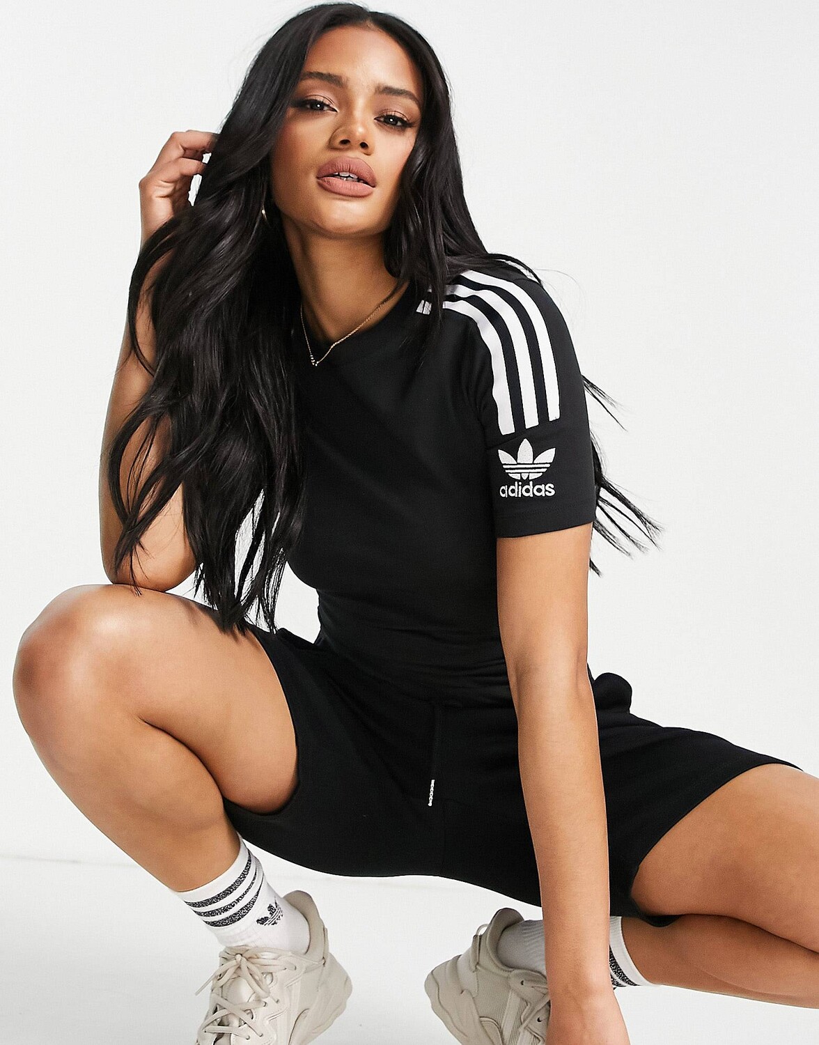 

Черная футболка с тремя полосками adidas Originals Lock Up, Черный
