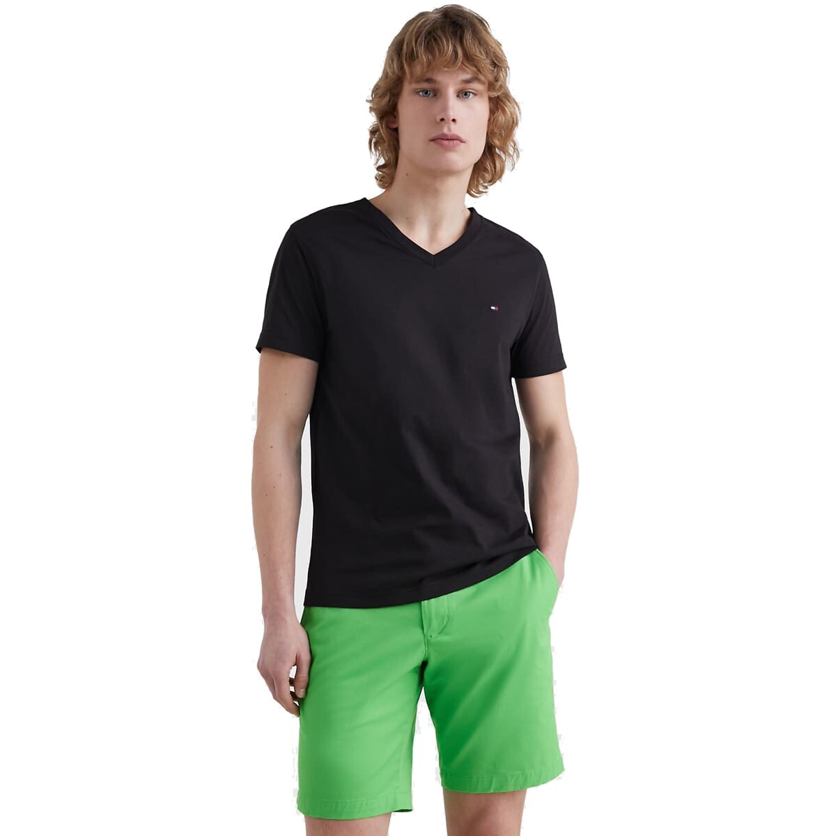 

Футболка Tommy Hilfiger Slim Fit Essential V-Neck, черный