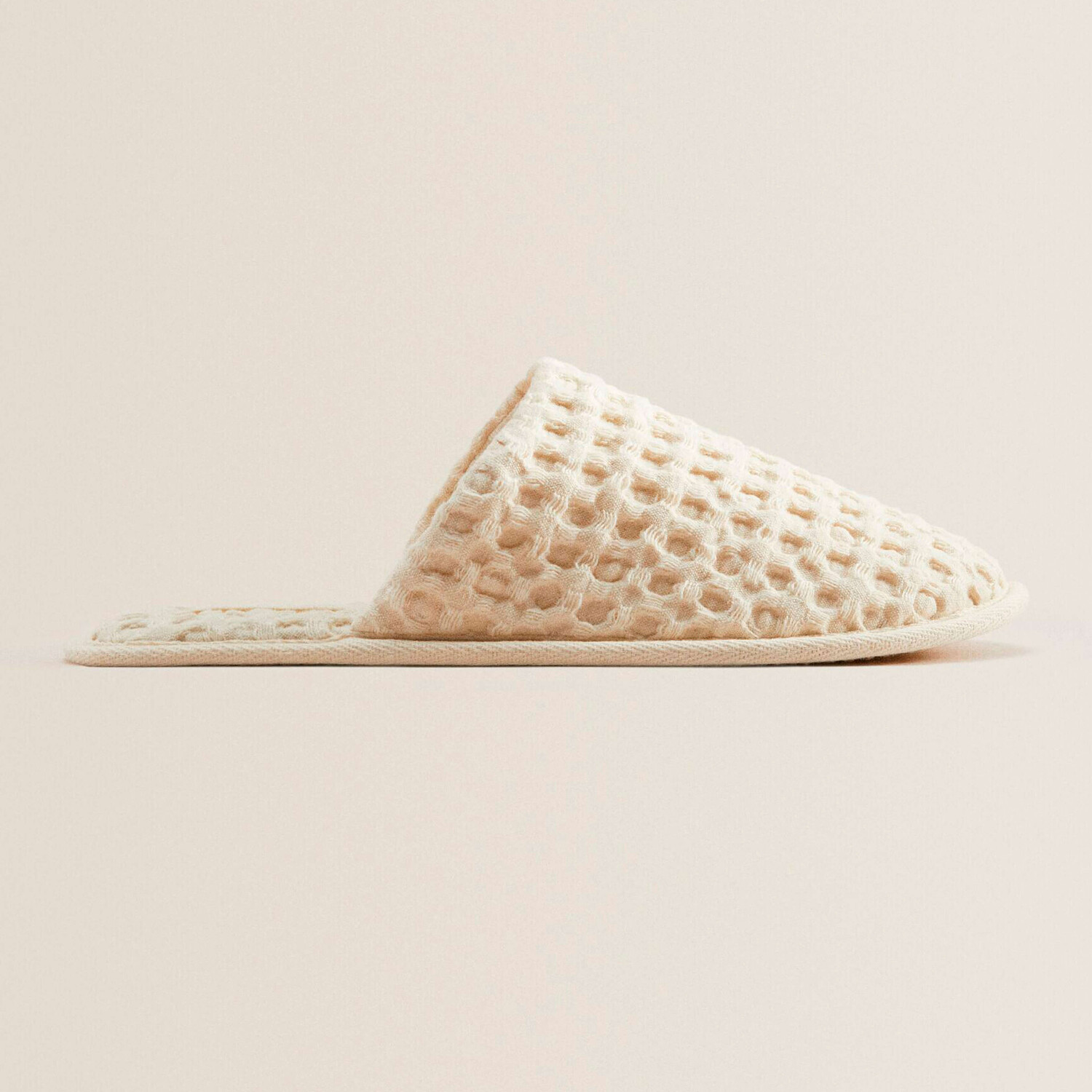 

Тапочки домашние Zara Home Waffle-textured Mule, бежевый