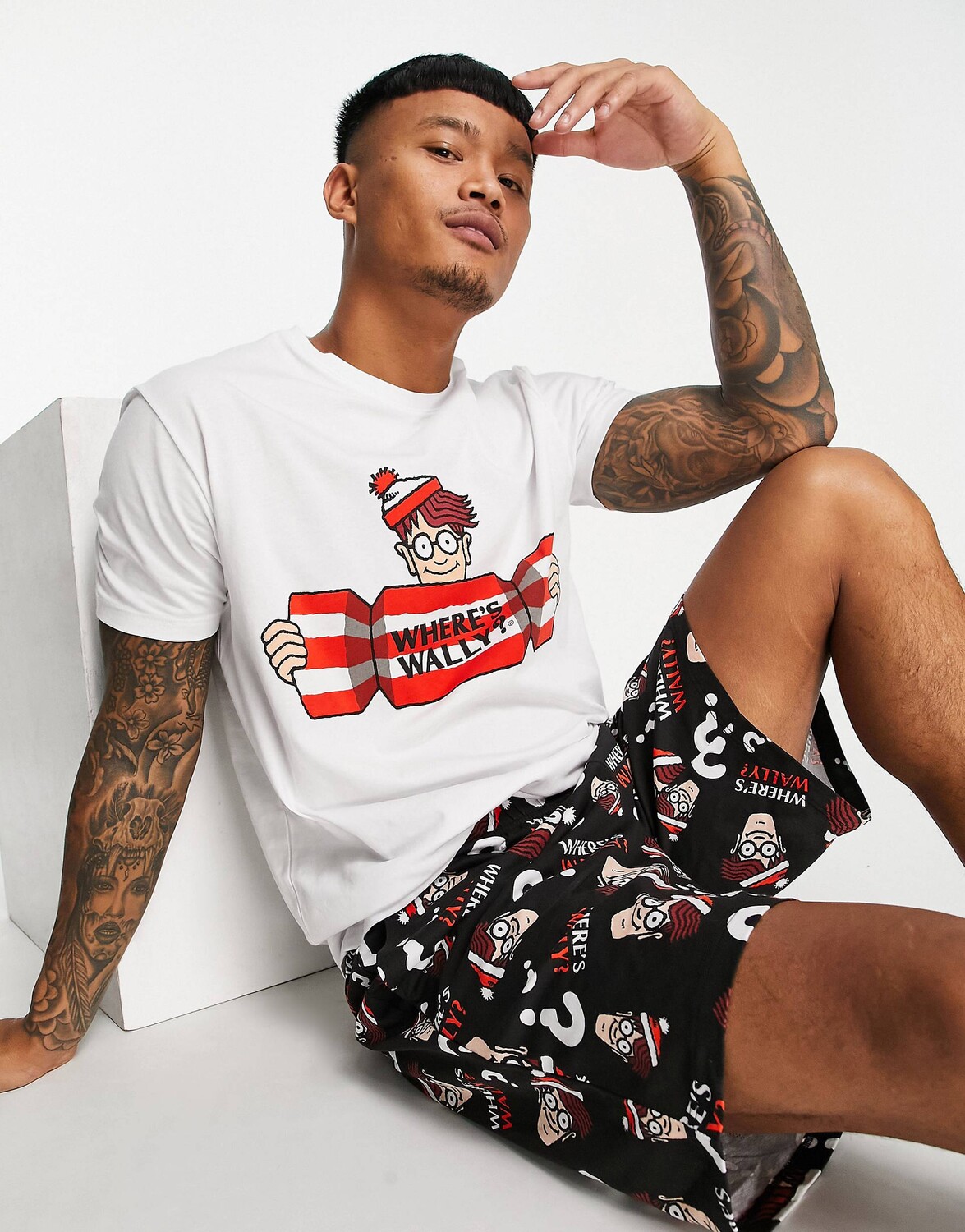 

Рождественский пижамный комплект ASOS DESIGN с принтом Where's Wally