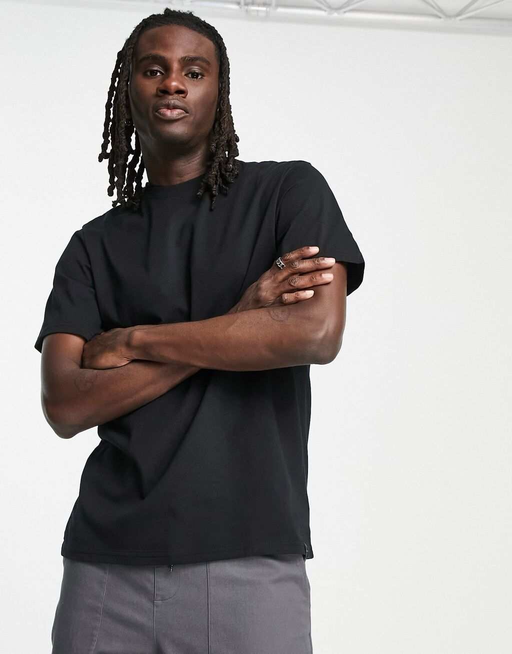 

Черная базовая футболка Pull&Bear, Черный