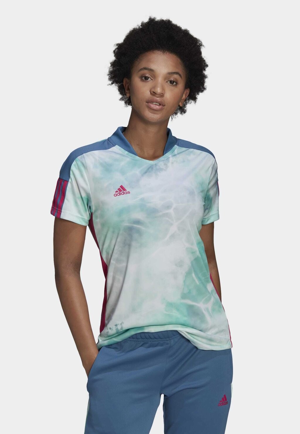 

Спортивная футболка Adidas
