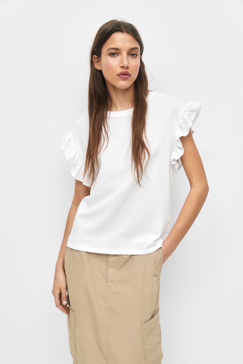 

Футболка с оборками на рукавах Pull&Bear, белый