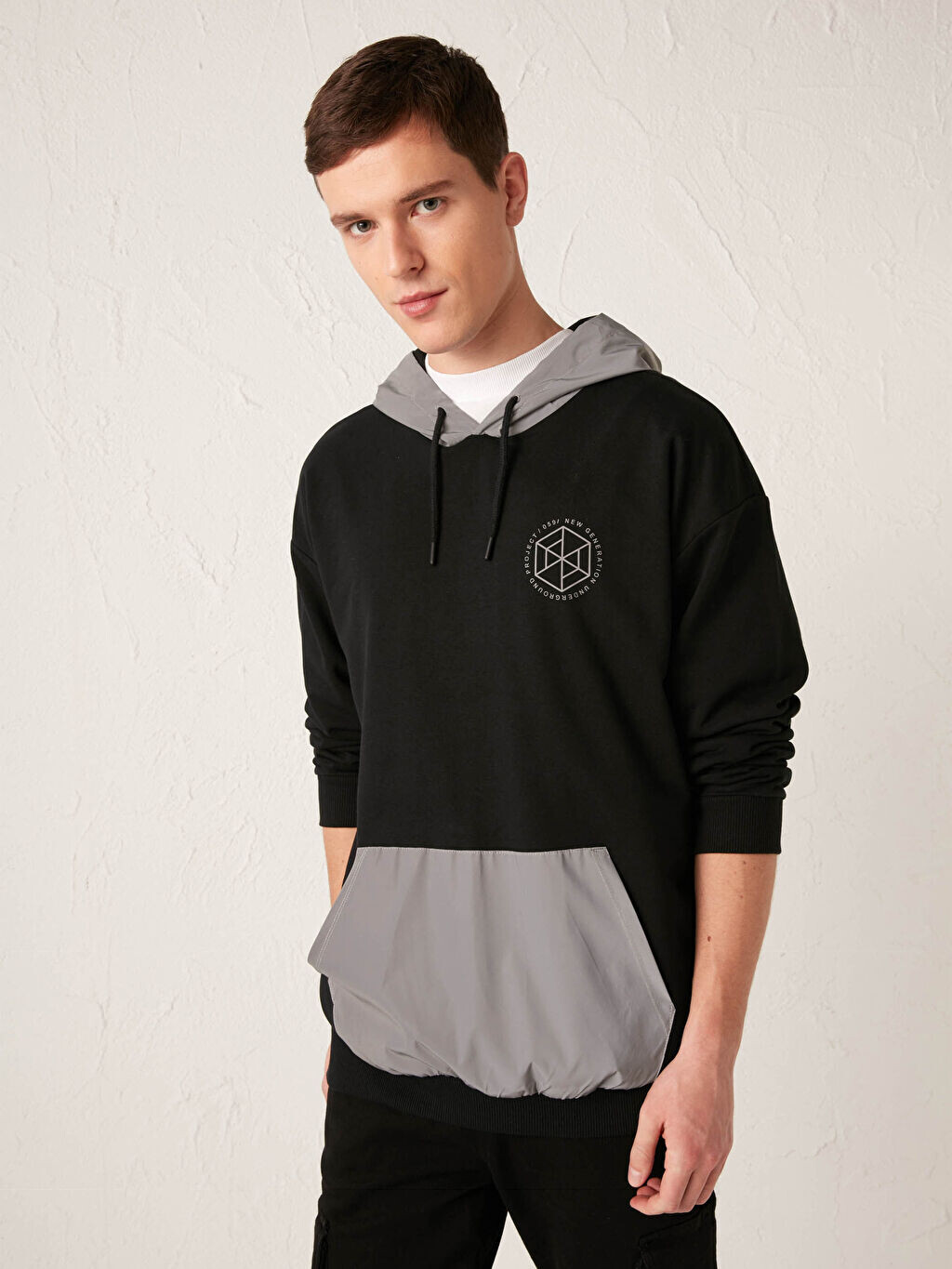 

Толстая толстовка с капюшоном и отражателем LCW Casual