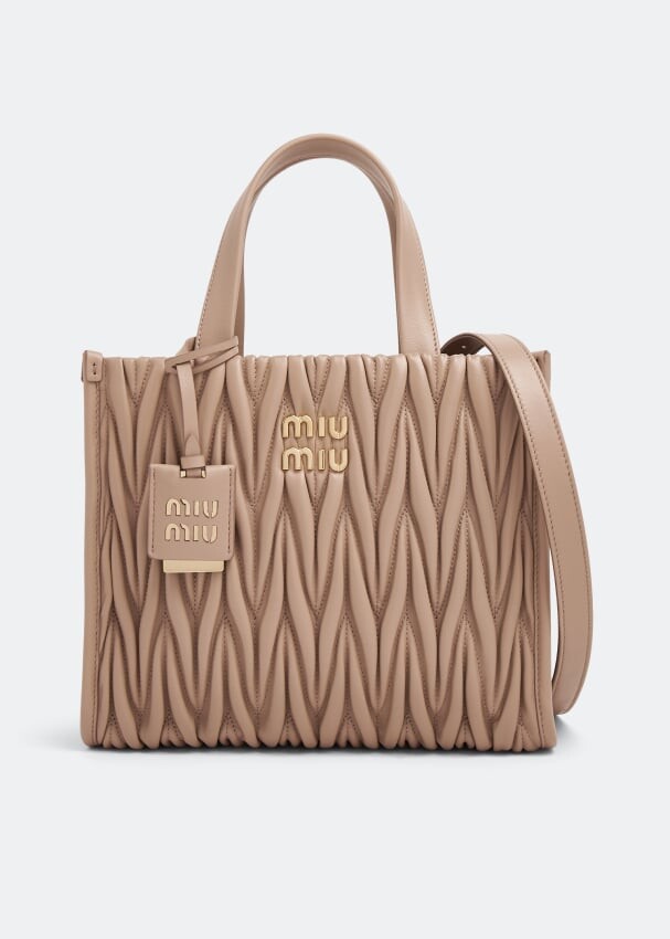 

Сумка-тоут Miu Miu Matelassé Leather, бежевый