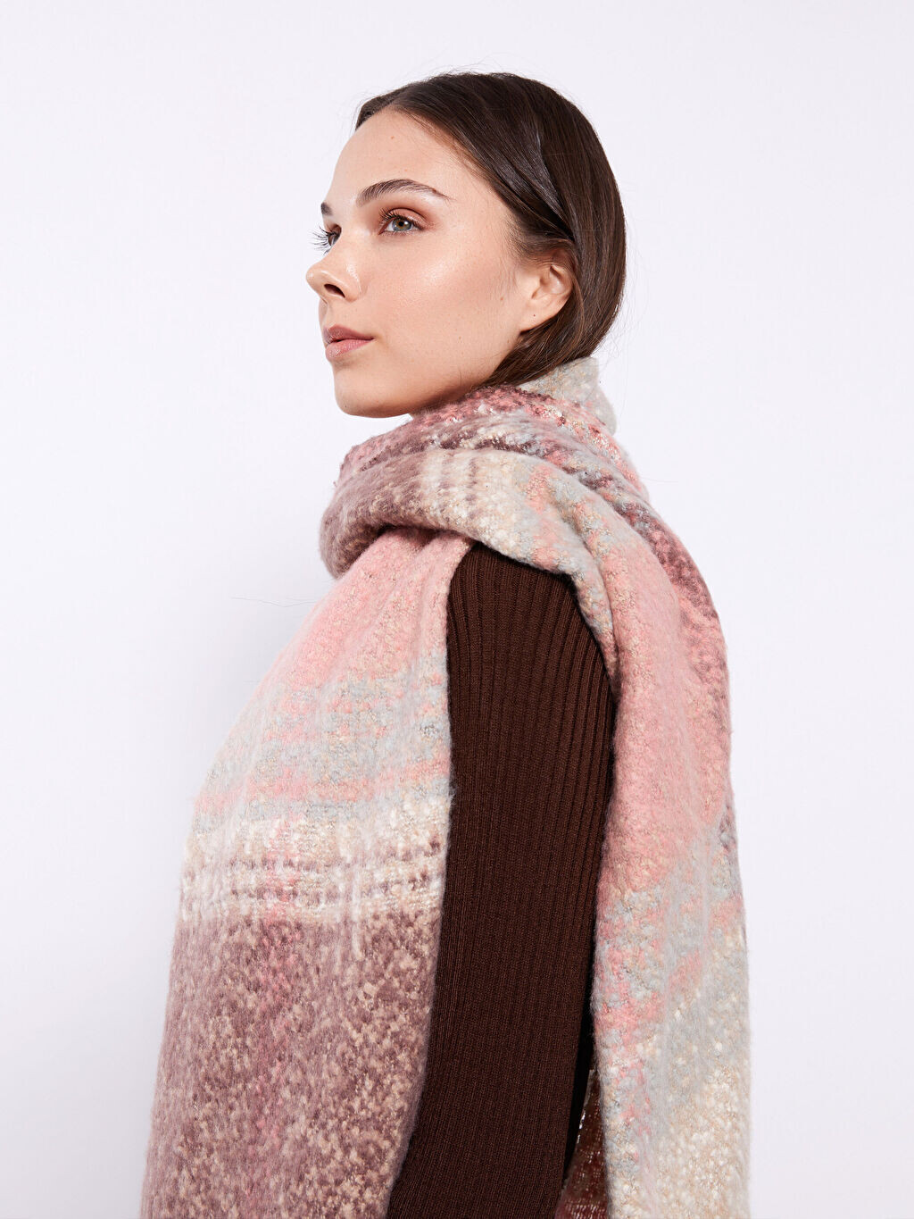 

Клетчатый женский шарф LCW Accessories