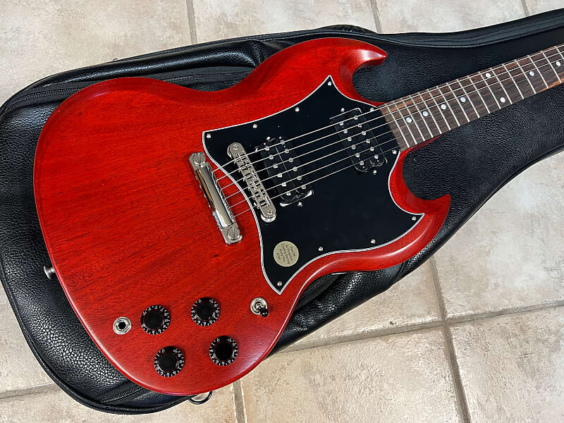 

2022 Электрогитара Gibson SG Tribute Vintage Cherry Satin SG Tribute Electric Guitar Vintage Cherry Satin