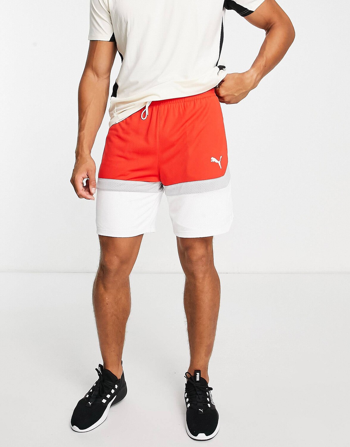 

Красно-белые шорты Puma Basketball Splash