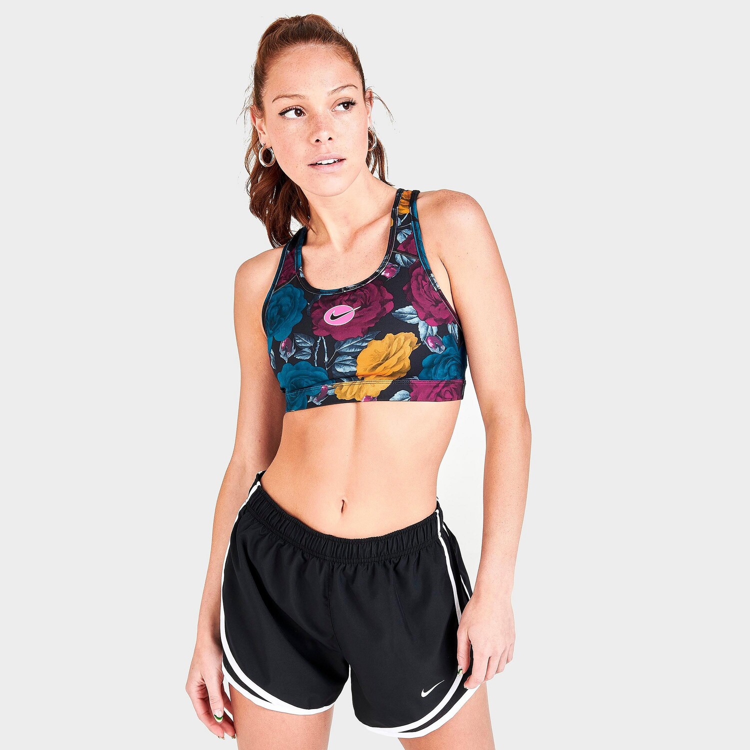 

Женское спортивное бра Nike Swoosh Icon Clash с цветочным принтом и средней поддержкой без подкладок на бретельках, черный