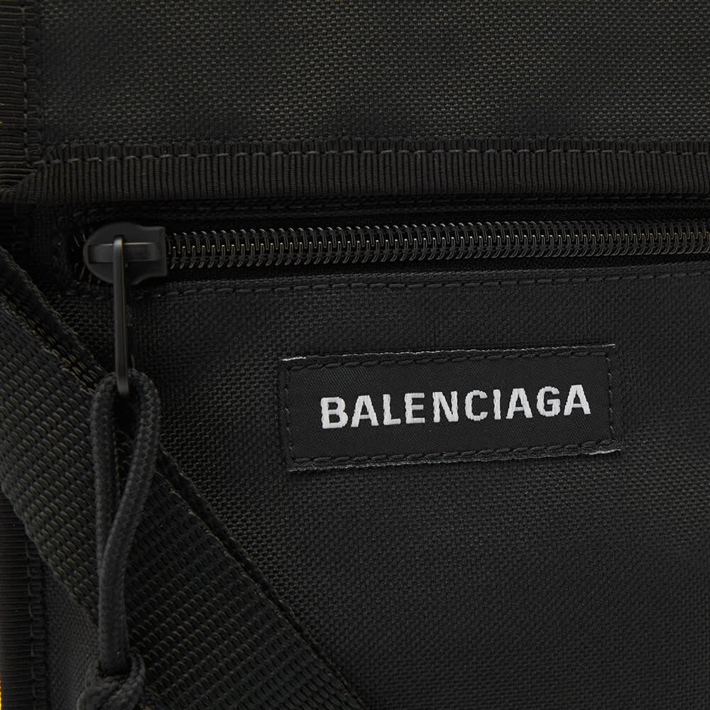 

Сумка Balenciaga Explorer Pouch