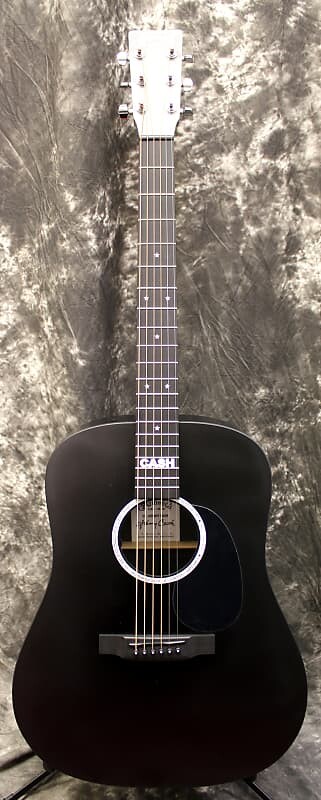 

Гитара Martin DX Johnny Cash Dreadnought
