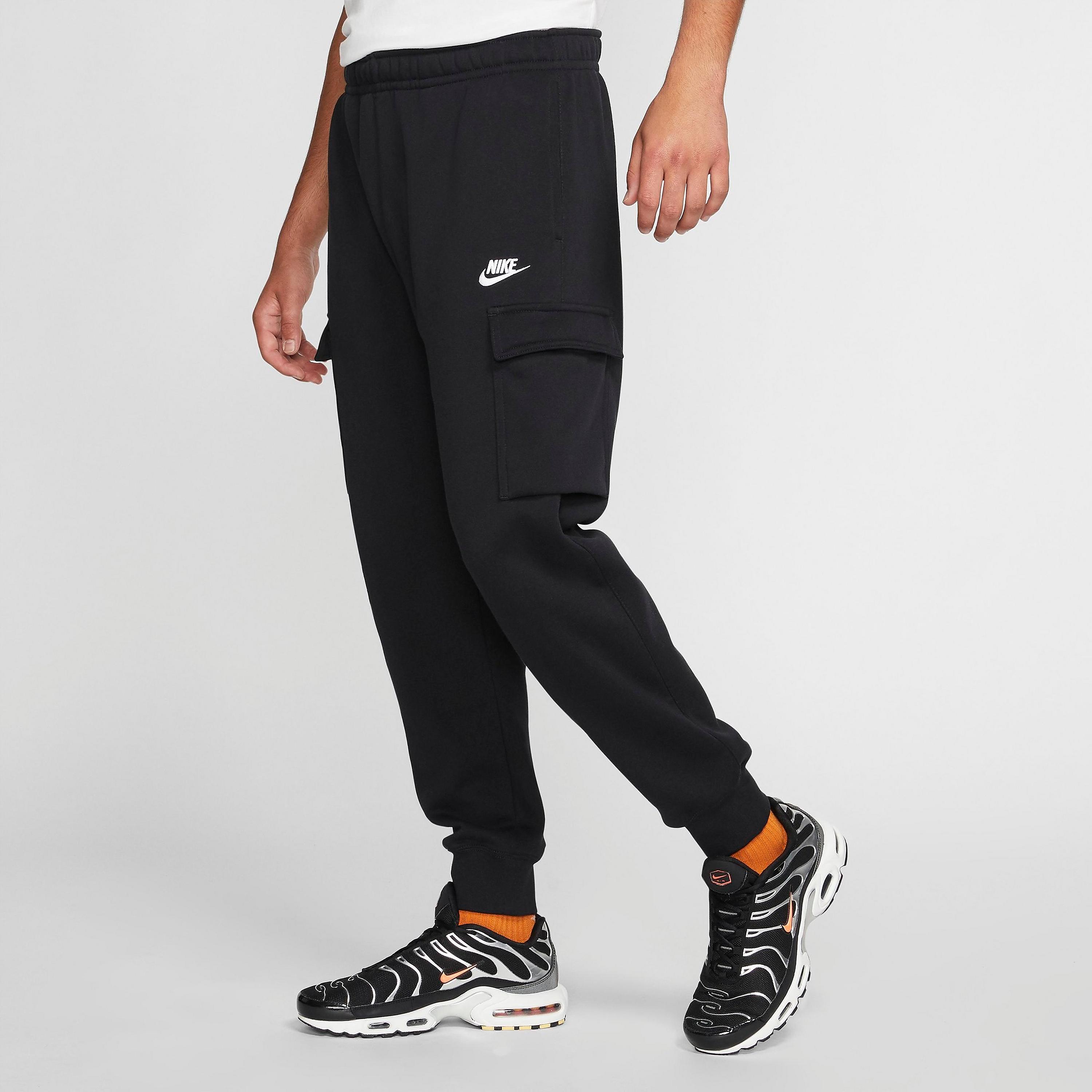 Мужские флисовые брюки карго-джоггеры Nike Sportswear Club, черный – заказать по доступной цене из-за рубежа в «CDEK.Shopping»