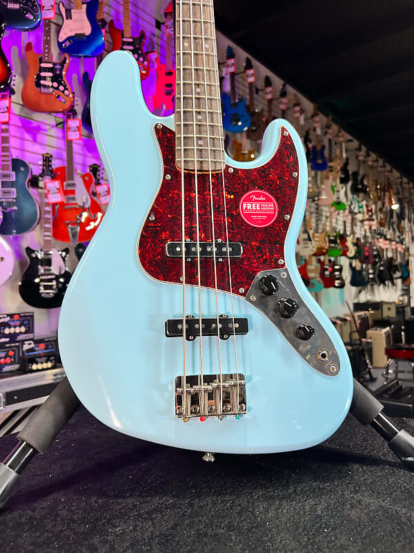 

Гитара Squier Classic Vibe '60s Jazz Bass, голубой