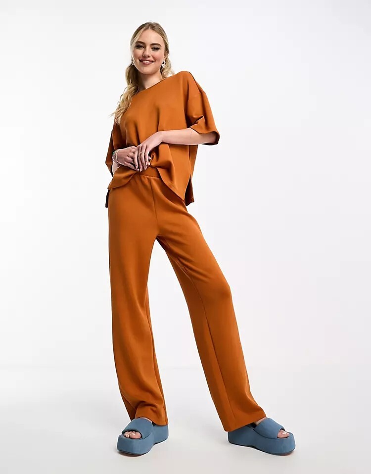 

Сверхмягкие широкие трикотажные брюки Vero Moda, цвет ржавчины, Коричневый